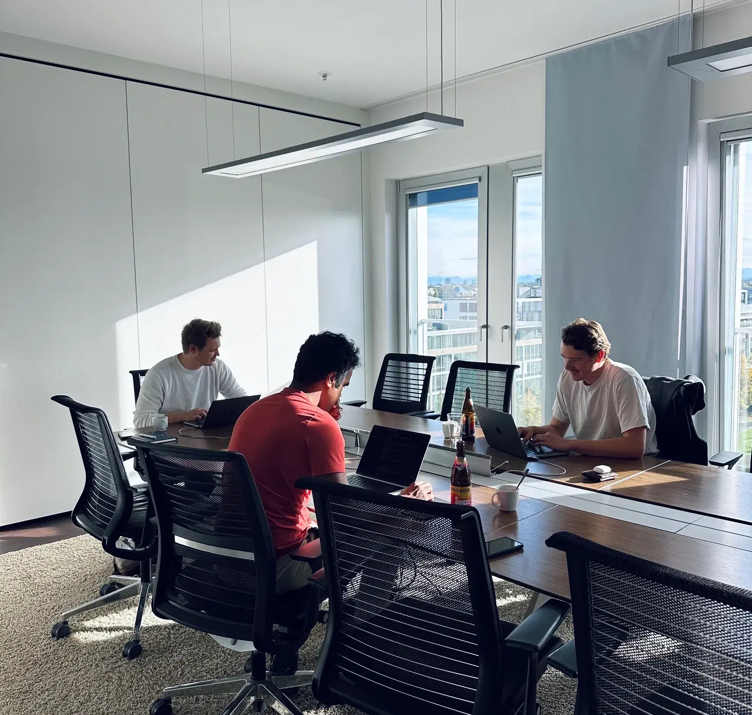 Zusammenarbeit im Münchner Büro von Blue Avenir