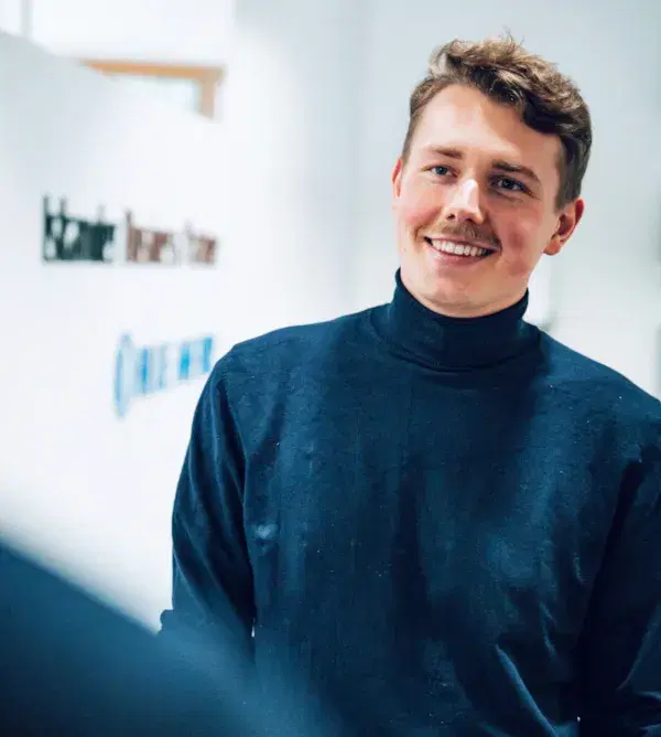 Porträt von Jonathan Lamsfuß, Marketing Lead